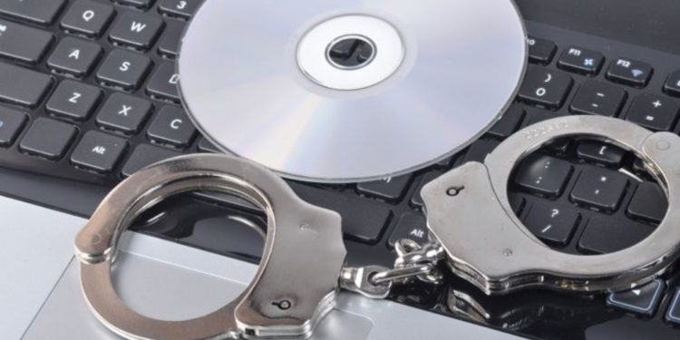 Мизулина: Основной доход провайдерам приносят порнографические материалы