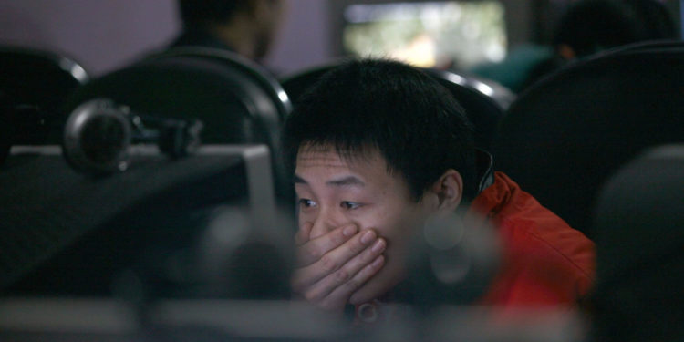 Китайский провайдер Tencent отключил два своих чат-бота из-за непатриотичных ответов