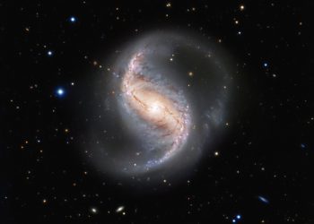 Новое изображение красивейшей галактики опубликовали европейские астрофизики