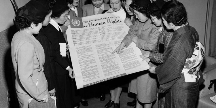 МНЕНИЕ: Миру нужна Декларация обязанностей человека