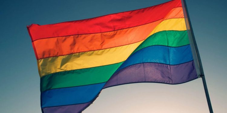 Трансгендерные заявления становятся все абсурднее: мужчина попросил суд сделать его на 20 лет моложе