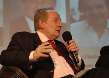 Французский политик: В обществе должна сохраняться духовная традиция