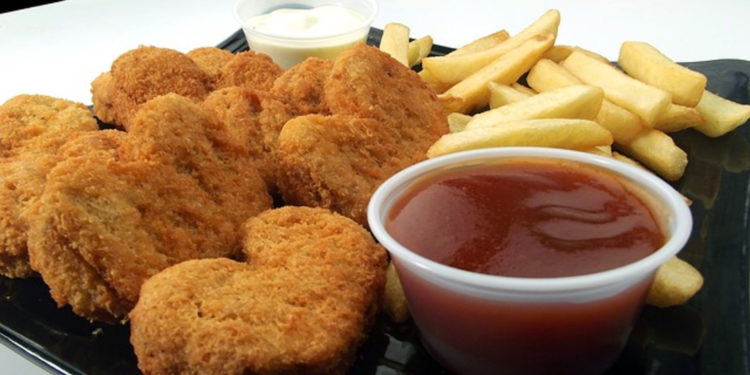 Хлеб, наггетсы, замороженные обеды и торты могут повышать риск возникновения рака — исследование