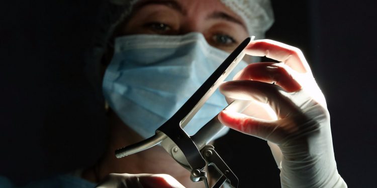 Американец подал в суд на клинику за аборт своего не рожденного ребенка