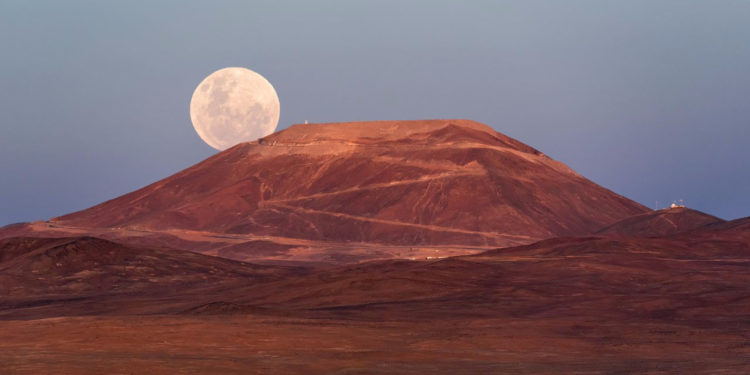 Первое суперлуние в 2018 году