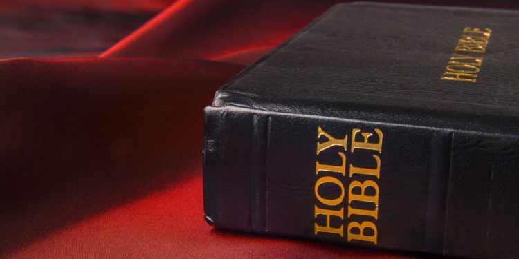 Пять главных книг атеиста: от Библии до Оруэлла