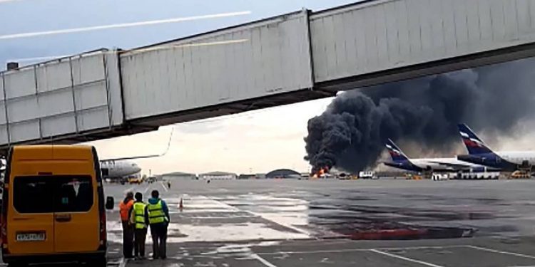 ТАСС: В результате катастрофы в аэропорту Шереметьево погиб 41 человек