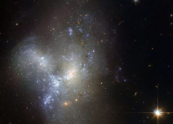 Телескоп «Хаббл» поймал момент слияния карликовых галактик