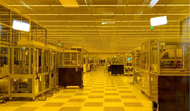 Первый в мире завод по выпуску гибкой электроники открылся в Троицке