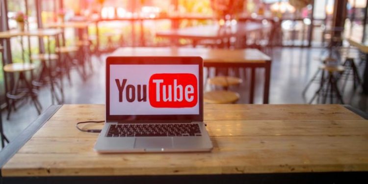 Сервис YouTube полностью удалил канал известного консервативного католического СМИ LifeSite