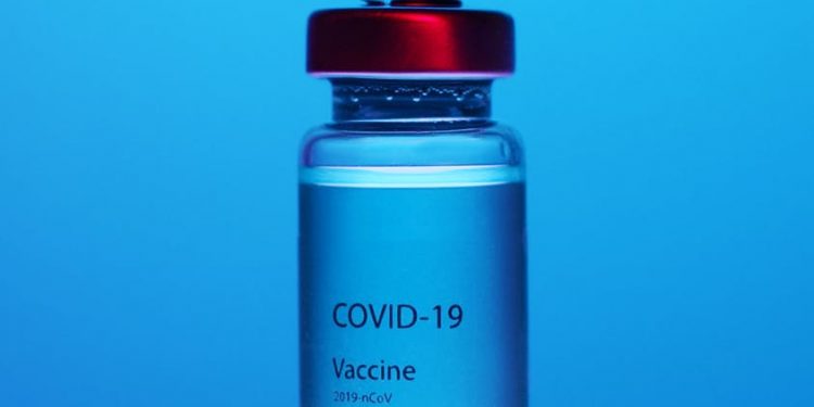 Китайская цельновирионная вакцина CoronaVac защищает от коронавируса минимум на 88%